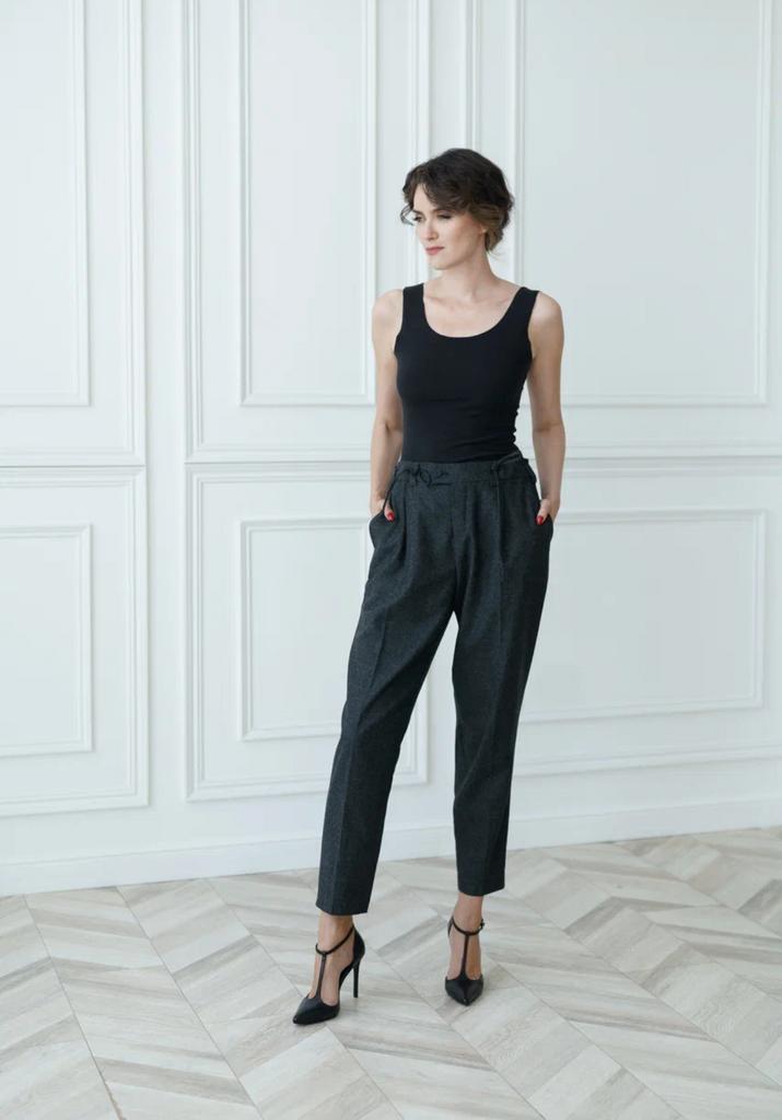 брюки серые