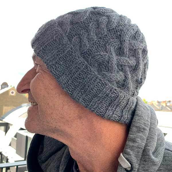 © Traveling Cable Hat by Purl Soho • www.ravelry.com