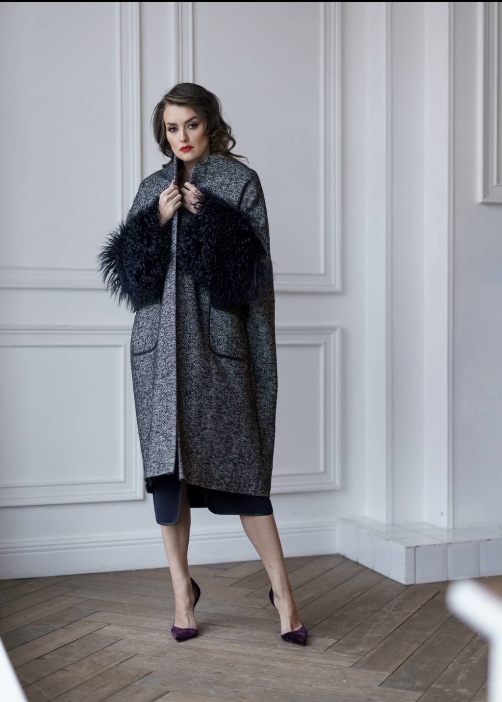 Пальто с манжетами из ламы