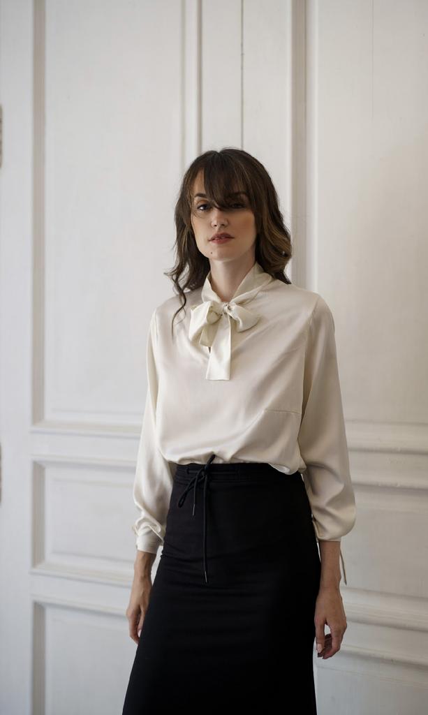 Блуза шёлковая с бантом