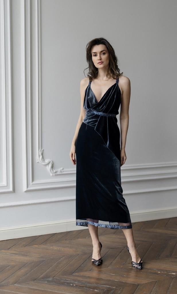 Костюм из бархата с вышивкой бисером