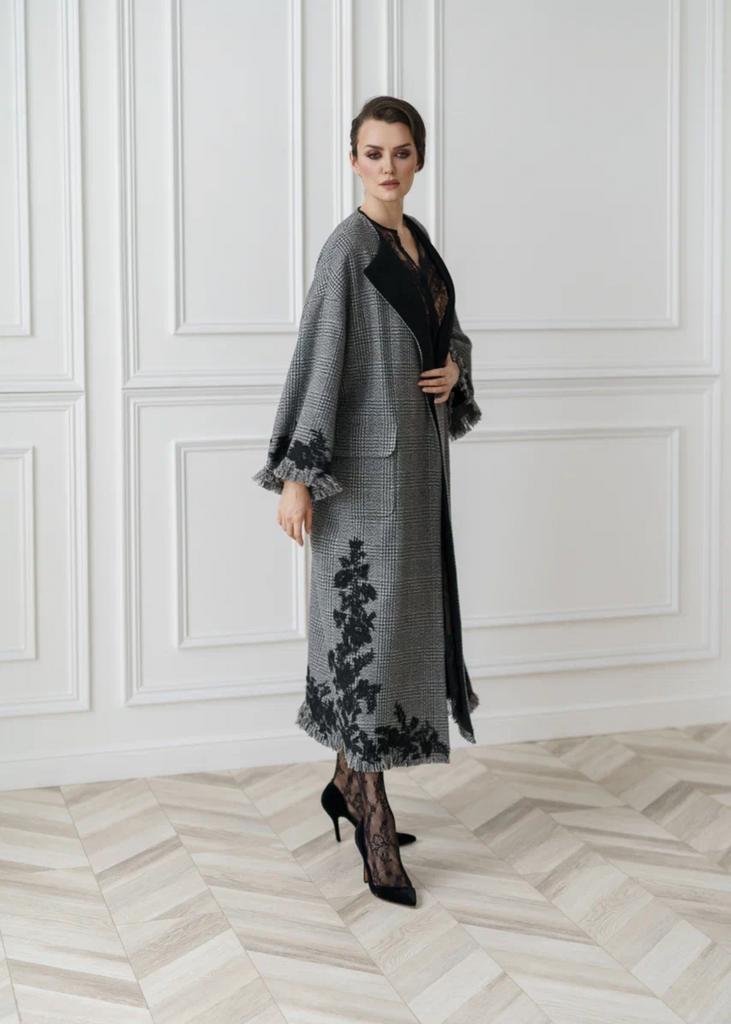 Арт 111037 Пальто клетка с розами