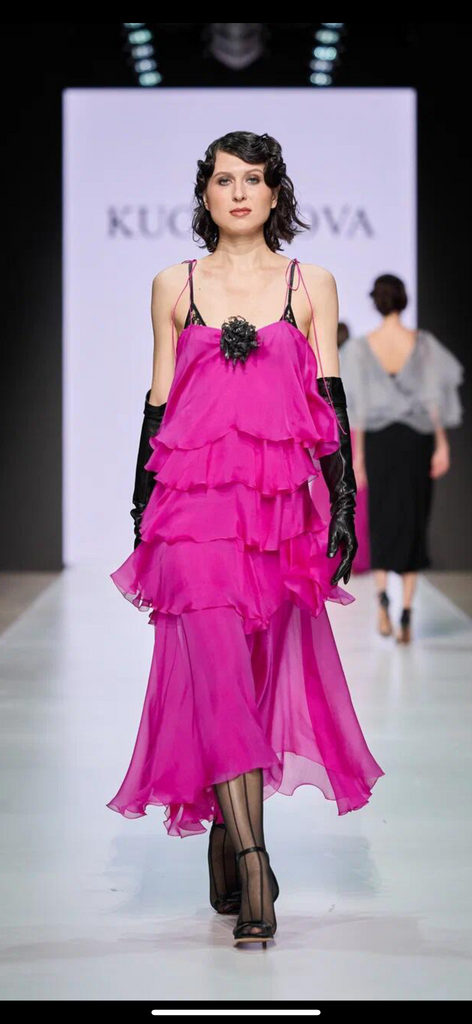 арт 111054 платье фуксия ярусами