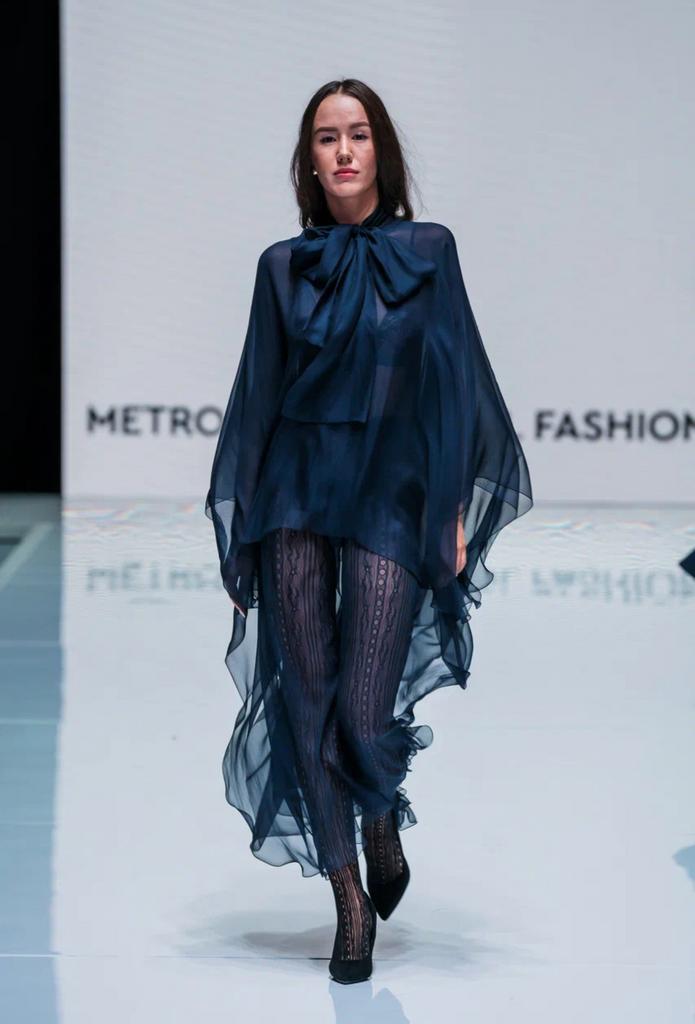 Платье из синего шифона