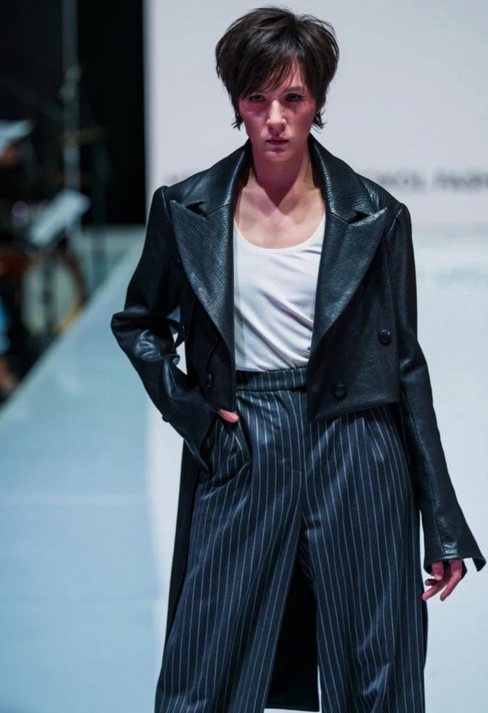 Фрак из кожи