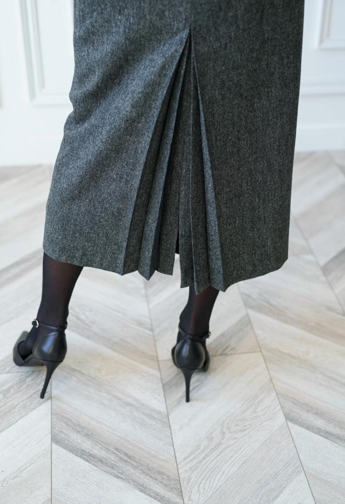 Юбка со складками на шлице