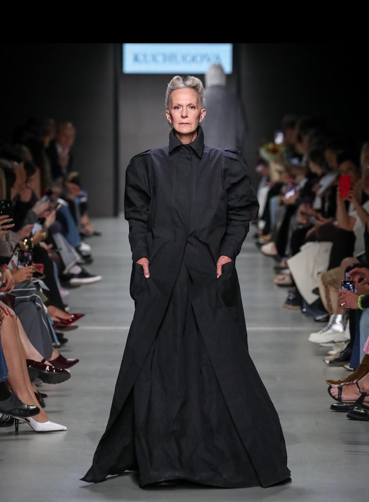 плащ пальто из металлизированной ткани