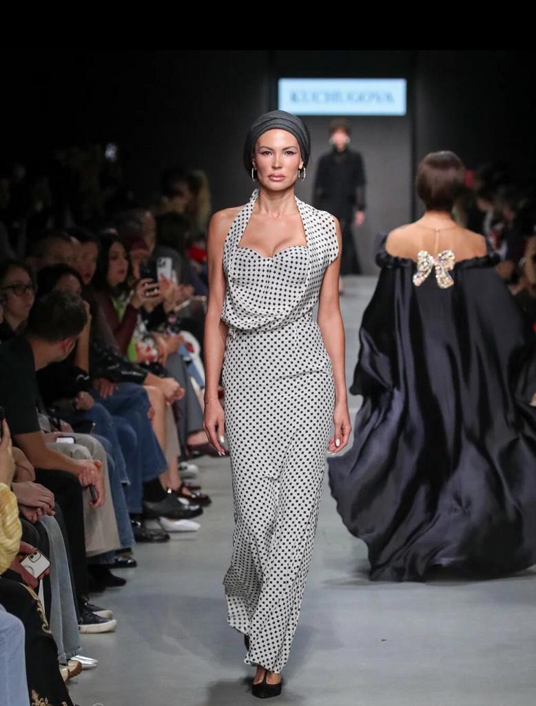 платье корсетное белое с ромбиками