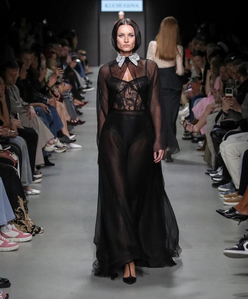 Платье из шифона с накидкой