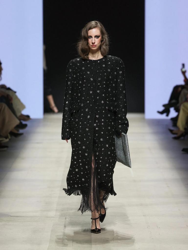 пальто длинное из черного джерси с пайеткой