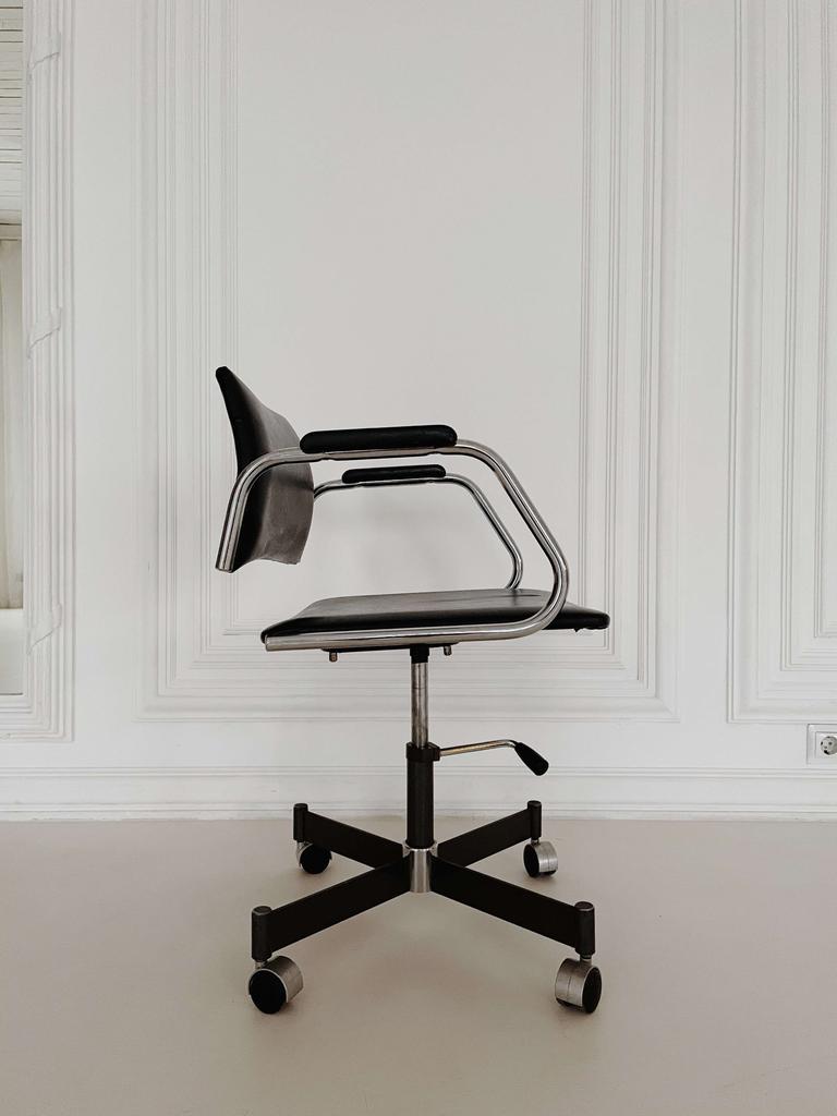 1970 shop executive chair