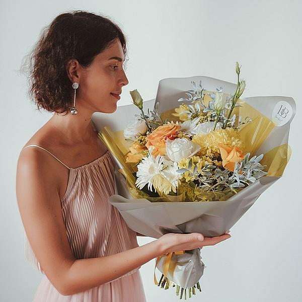 Тепло-желтая композиция