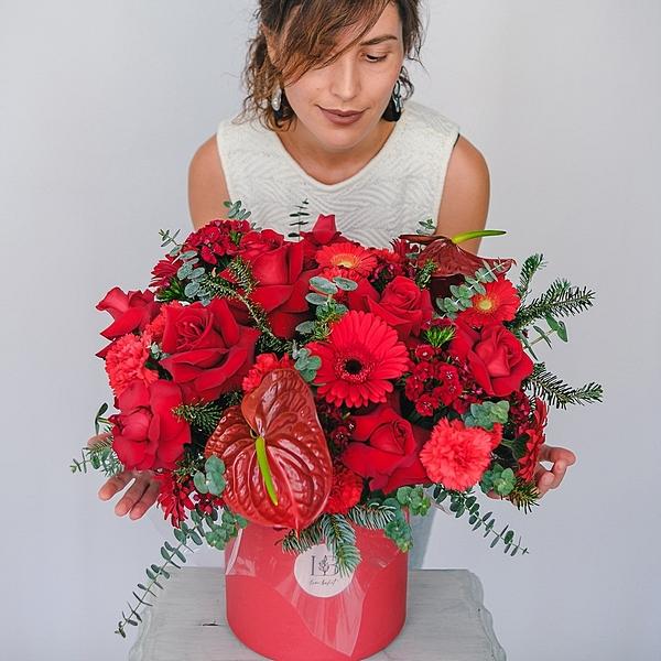 Алая коробка