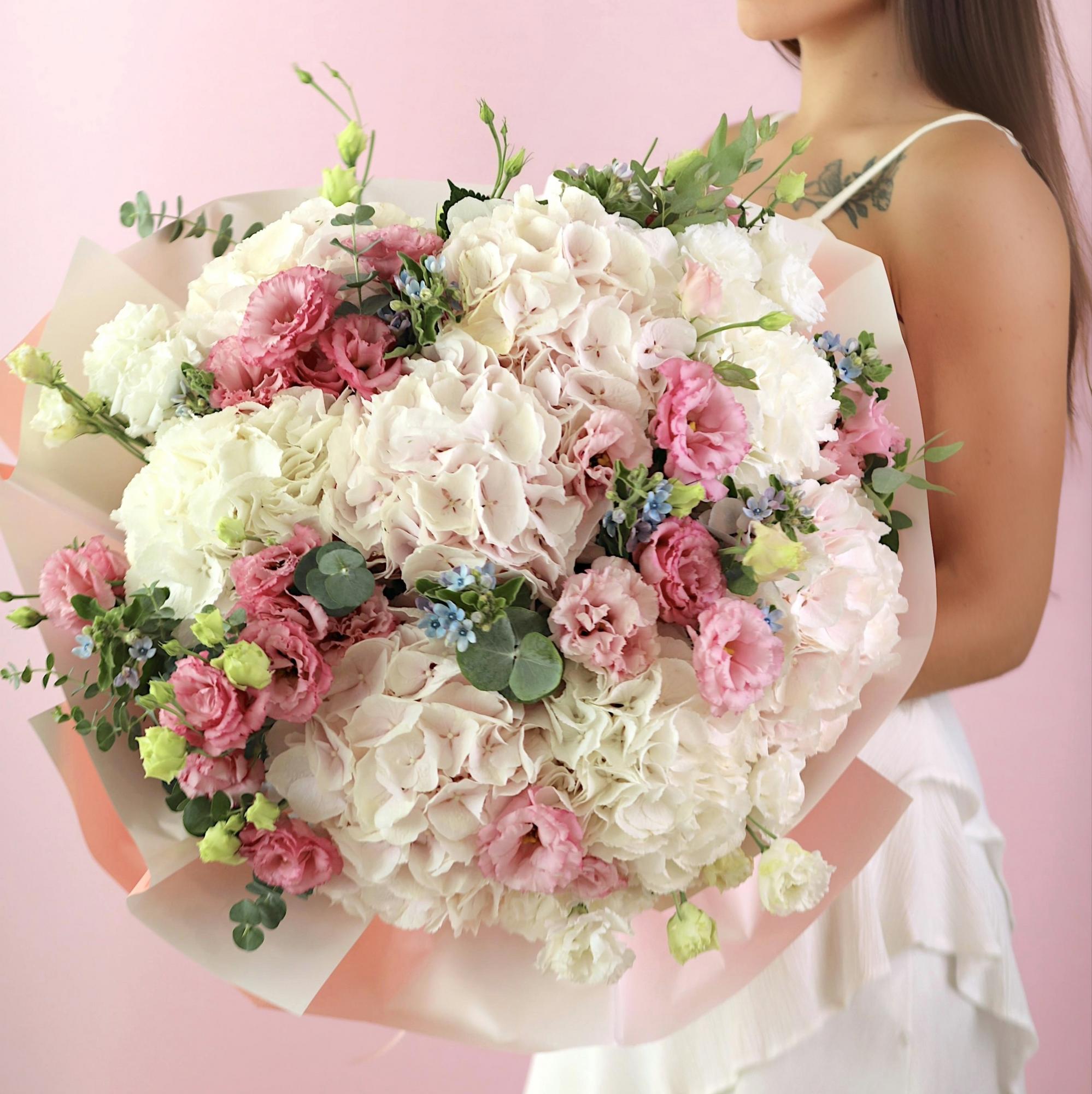 Нежный объёмный букет