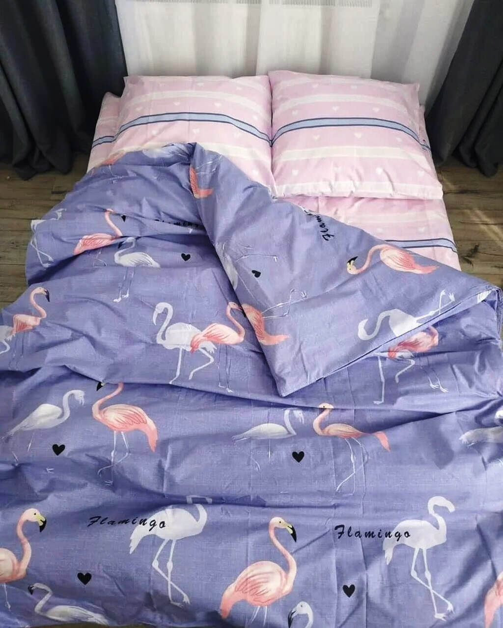 фиолетовое постельное белье с фламинго