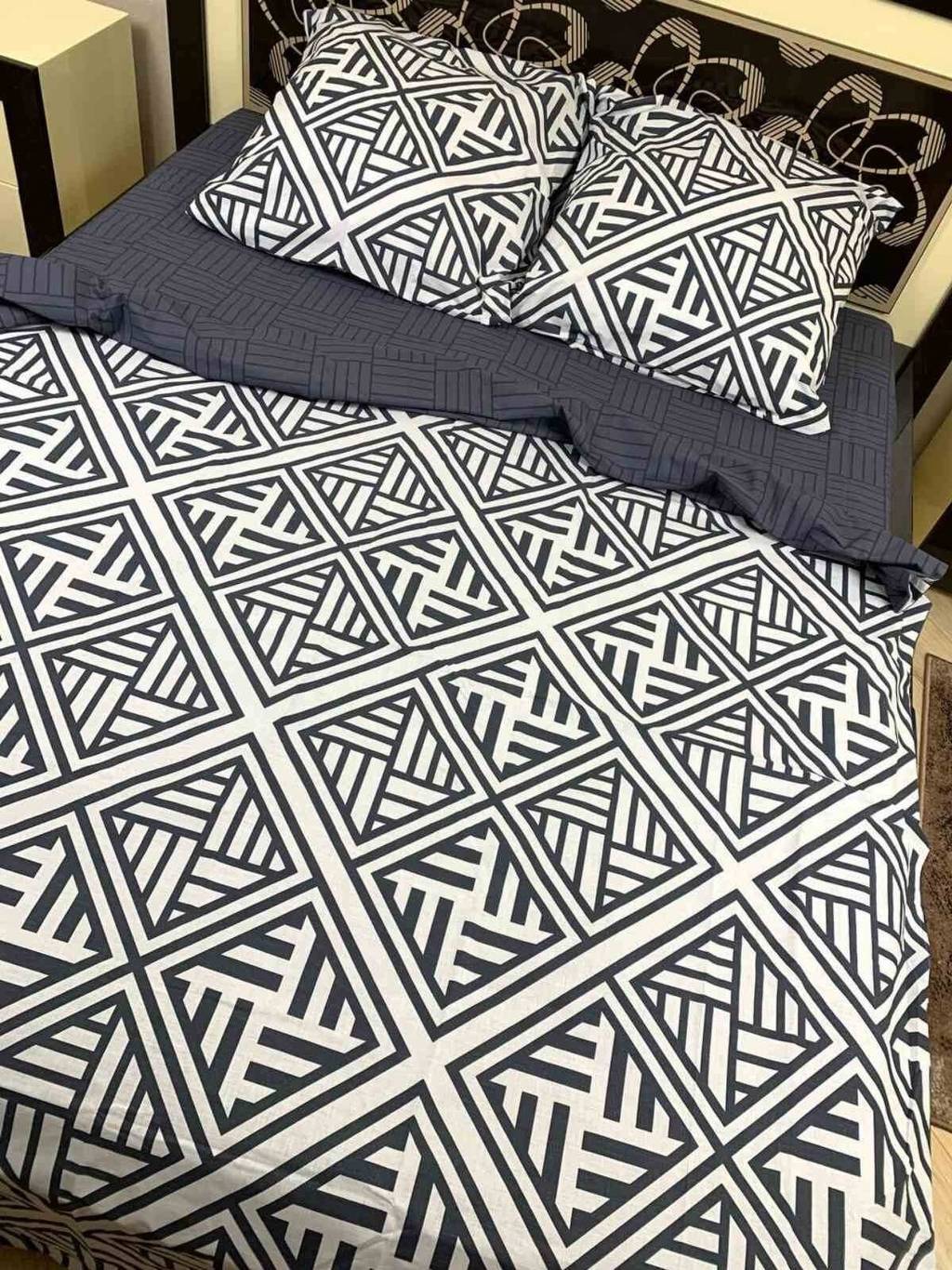 постельное белье серого цвета  геометрия