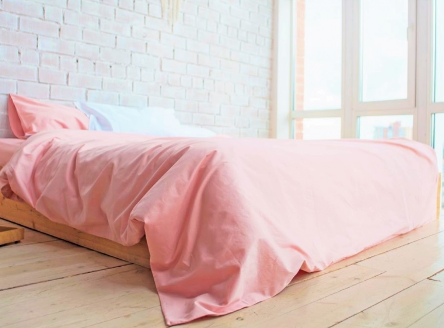 однотонное постельное белье сатин розового цвета фото 1
