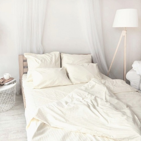 постельное белье страйп-сатин ванильного цвета фото 1