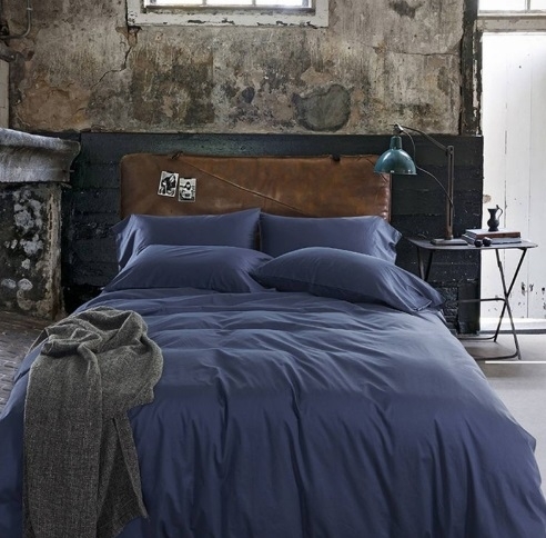 однотонное постельное белье синего цвета