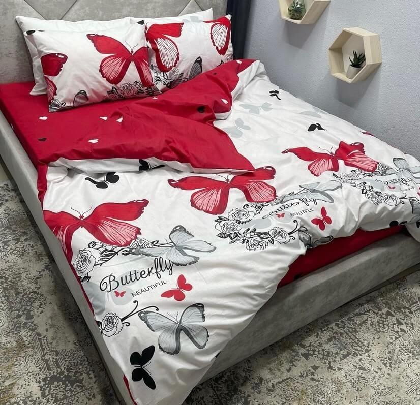 червона постільна білизна з метеликами