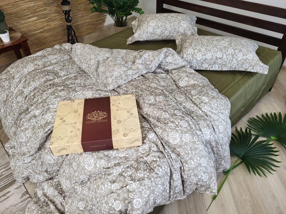 турецька постільна білизна сатин преміум з трояндами на бежевому фоні фото 1