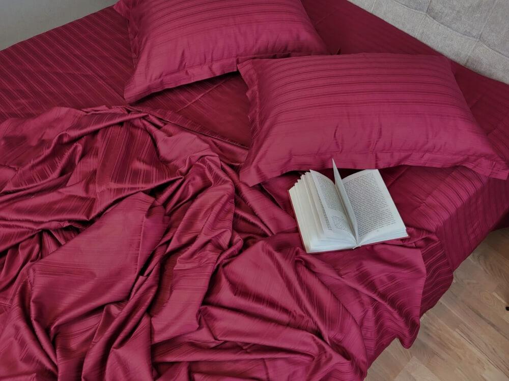 турецька постільна білизна страйп сатин винного кольору фото 1