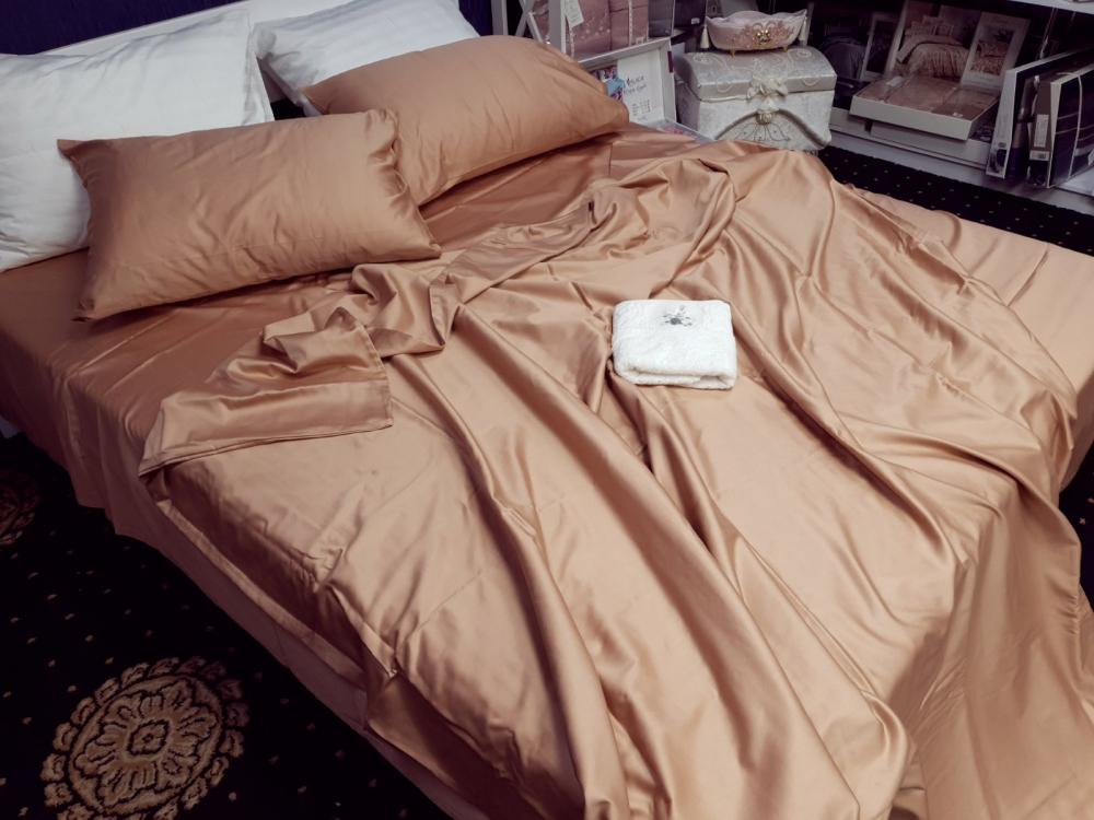 однотонна постільна білизна сатин кольору фраппе фото 1