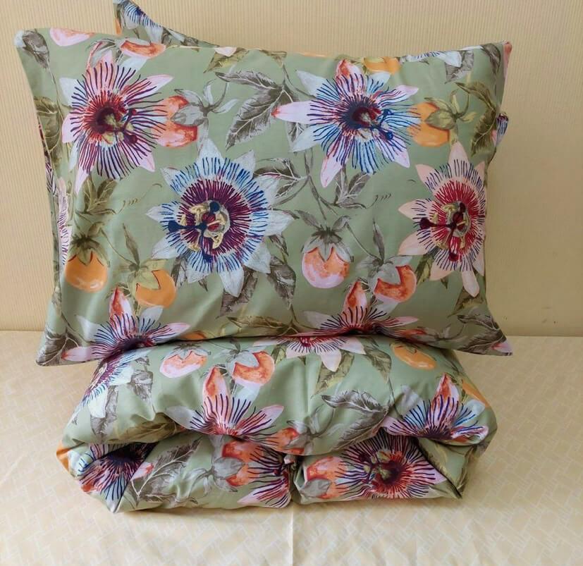 постільна білизна сатин оливкового кольору з квітами фото 1