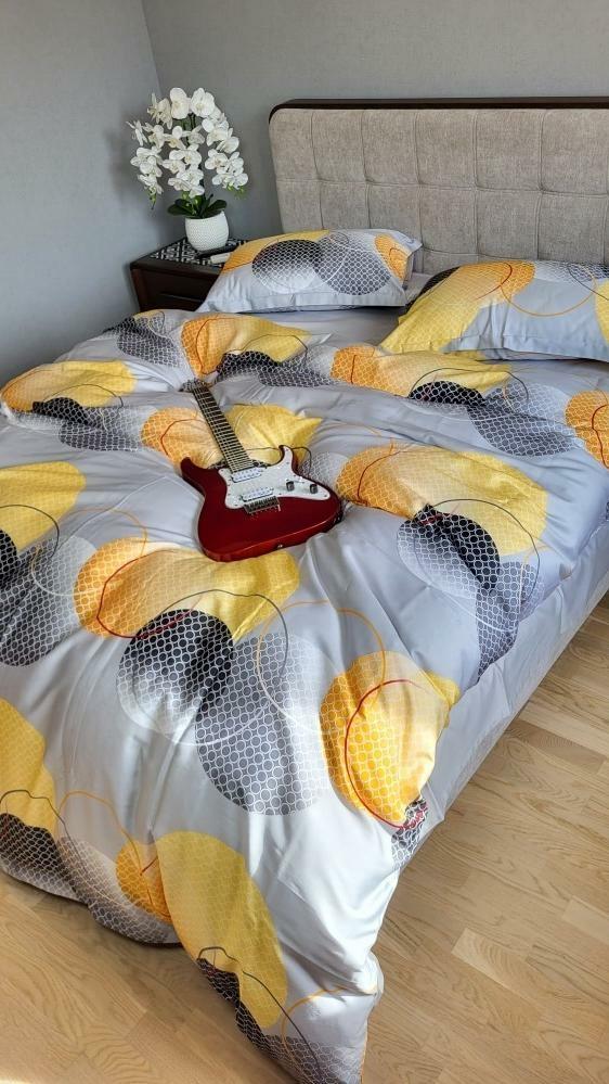 сіра постільна білизна сатин преміум к помаранчевими колами фото 4