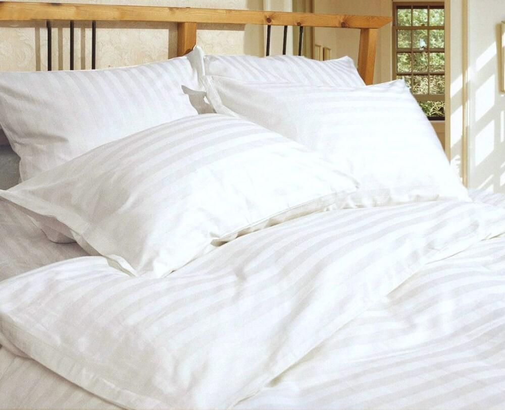 постільна білизна страйп-сатин білого кольору, смужка 2/2, щільність 150 г/м2