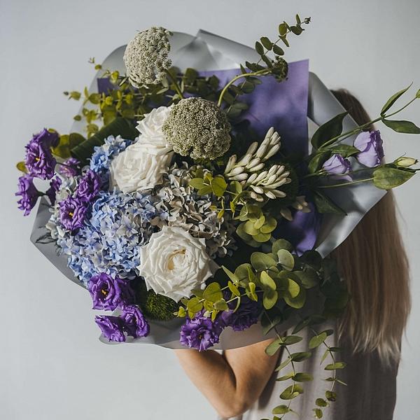 Дизайнерский букет из голубой гортензии