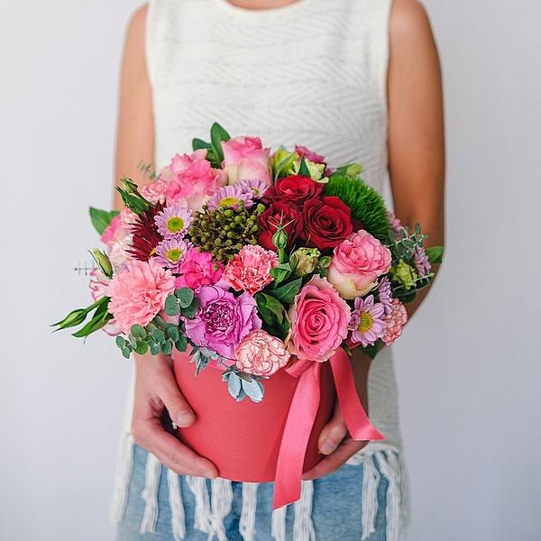 Коробочка ярких цветов