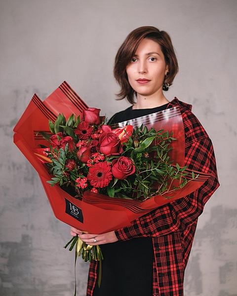 Ярко-алый букет