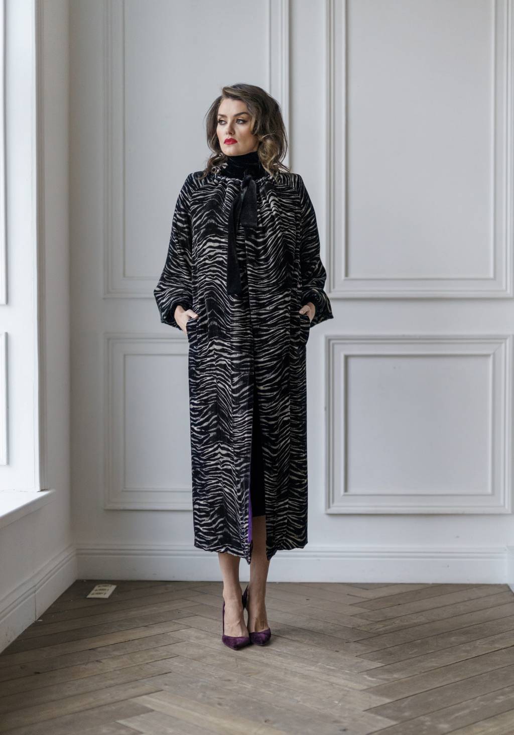 Пальто из бархата принт тигр