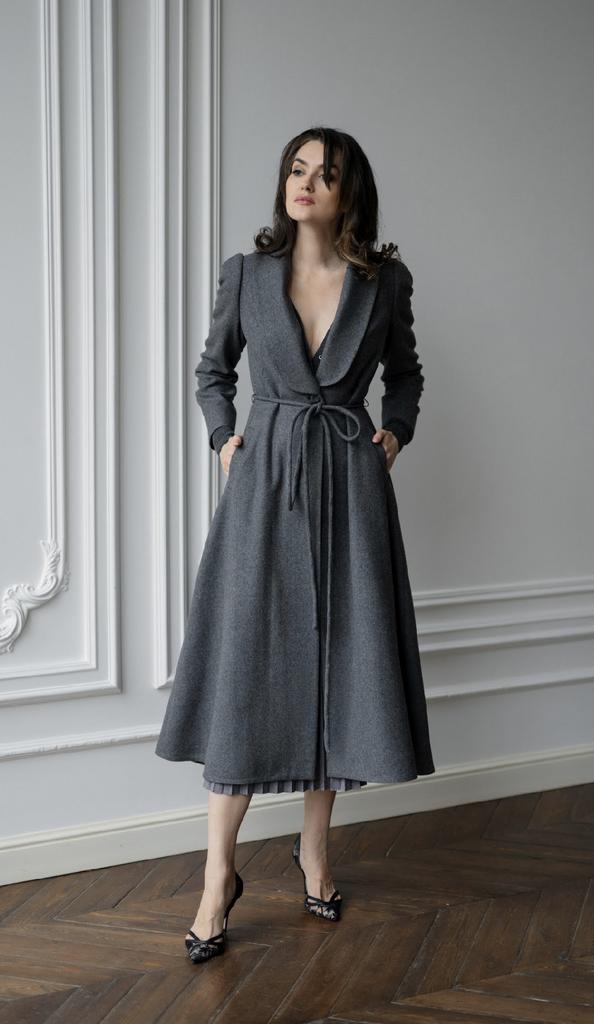 Пальто серое воротник шалькой