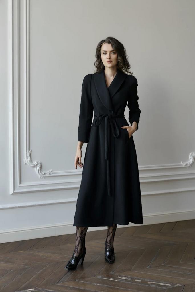 Арт 110103 пальто черное с шалькой