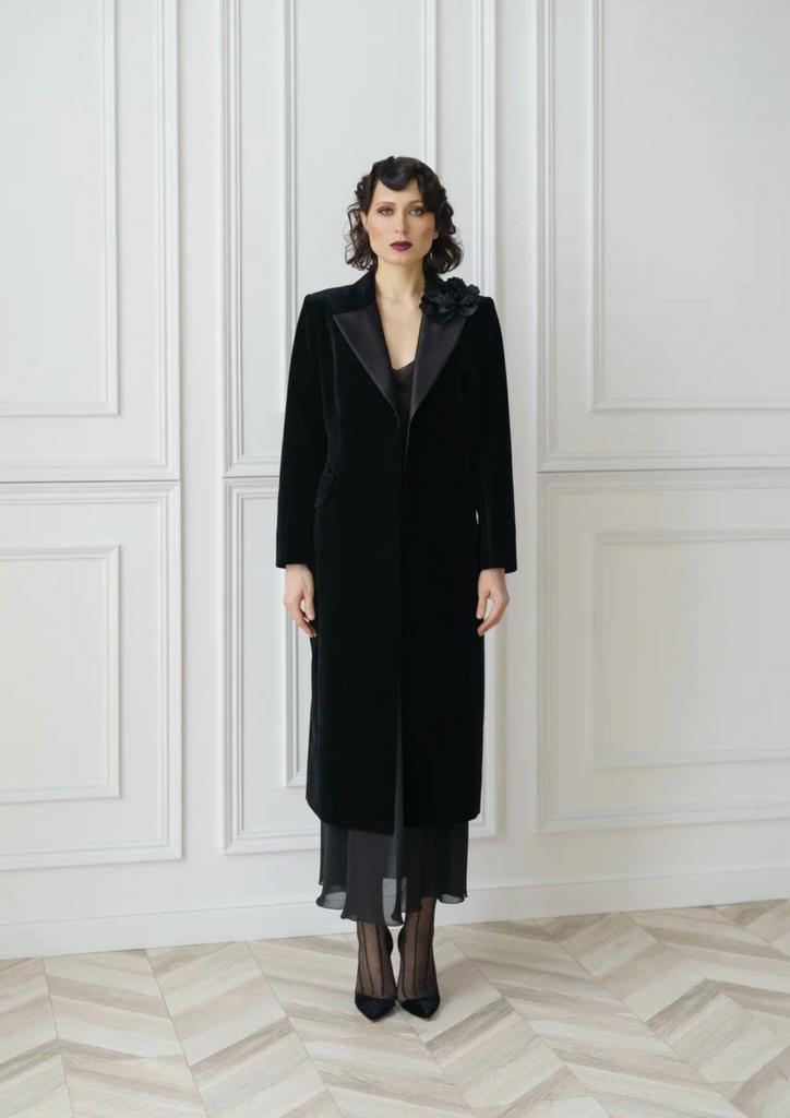 арт 111036 Пальто-фрак из черного бархата