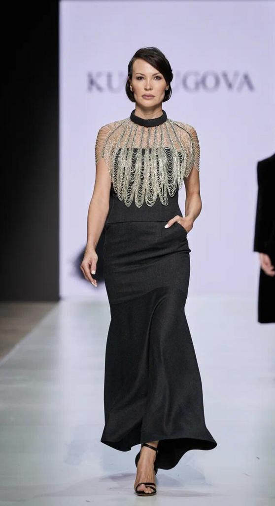 Костюм корсет  с юбкой и оплечье