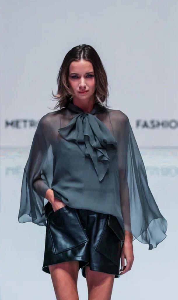 Блуза из серого шифона