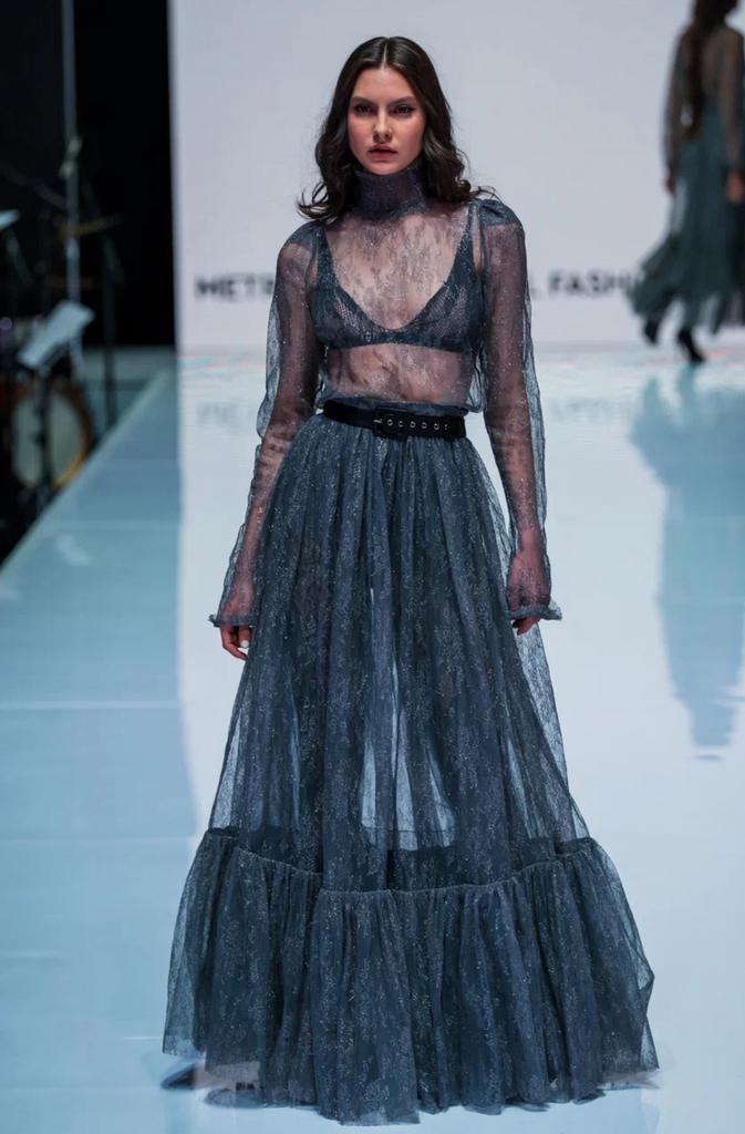 Юбка из серого кружева