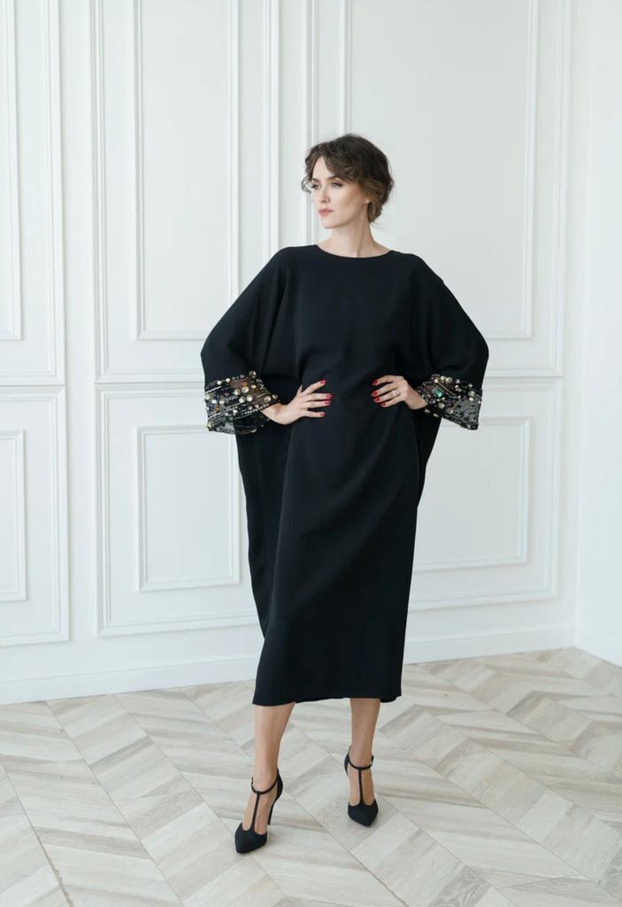 Платье из шелка с камнями