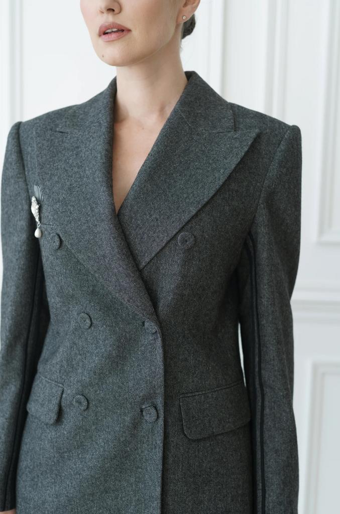 Пиджак серый двубортный
