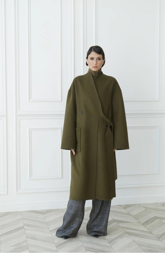 Пальто из кашемира цвета оливы с бантом