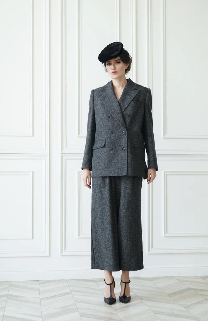 Пиджак серый с кантами