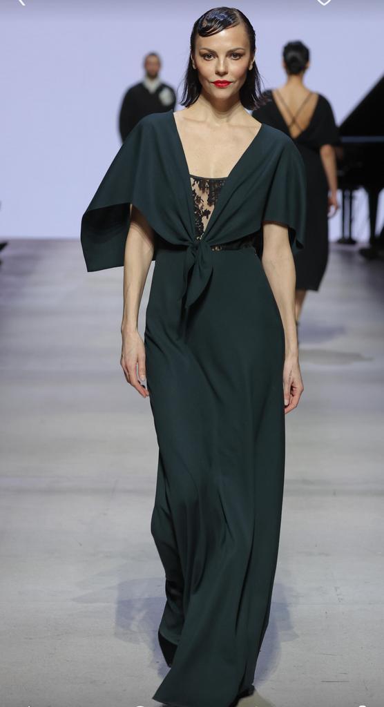 платье темно-зеленое