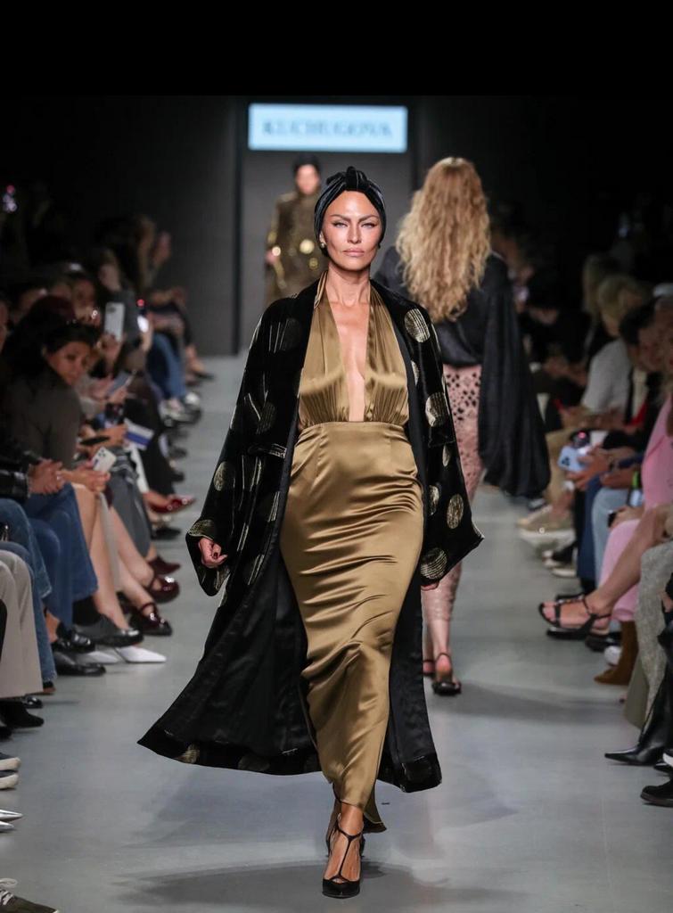 платье шелковое оливковое