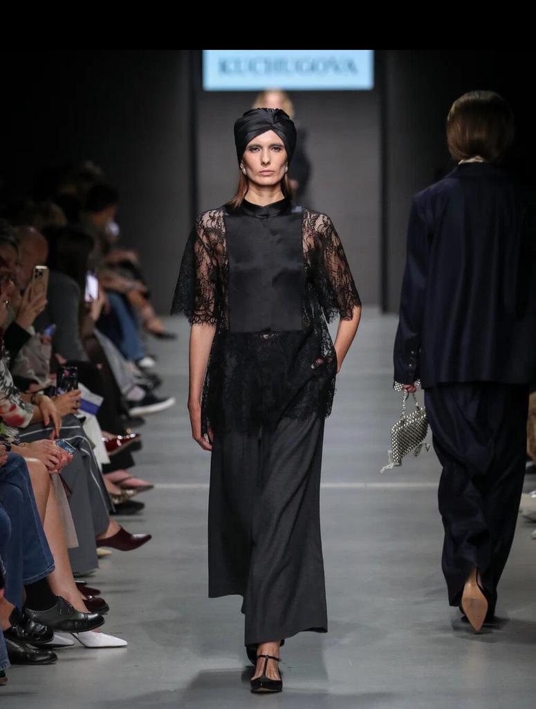 блуза шелковая с кружевом