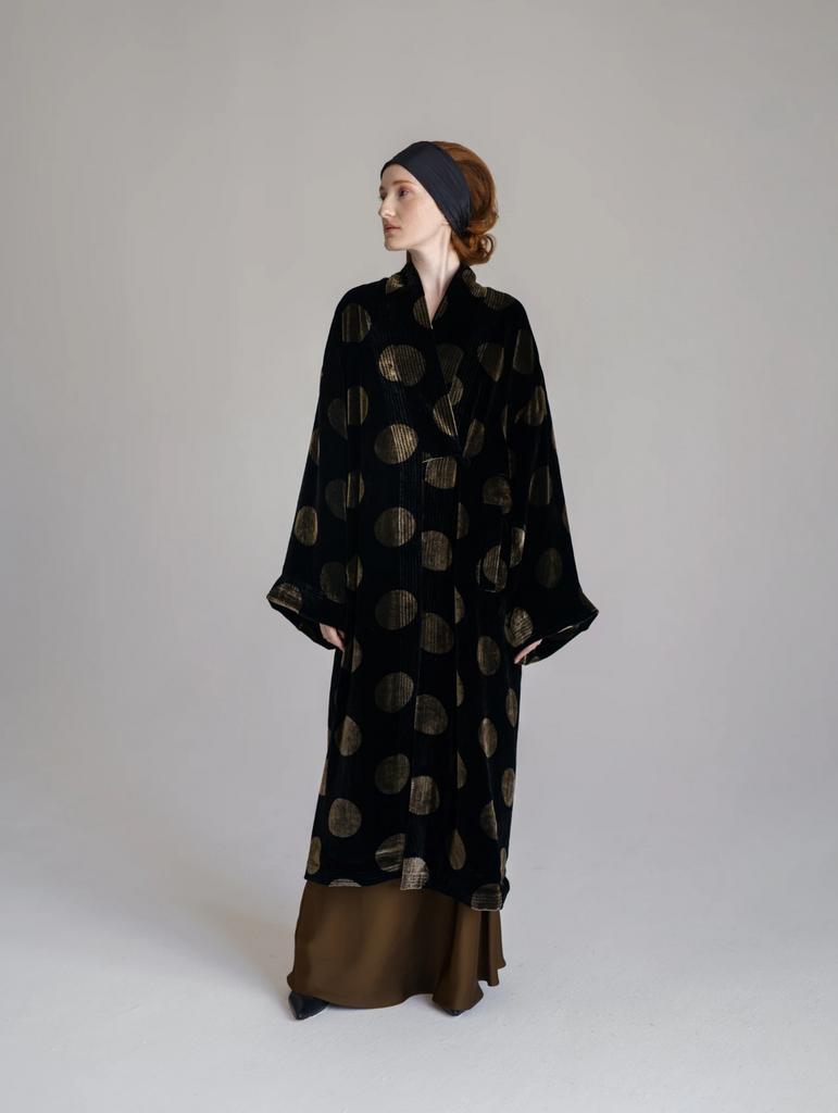 пальто шелковое бархатное с зелеными кругами