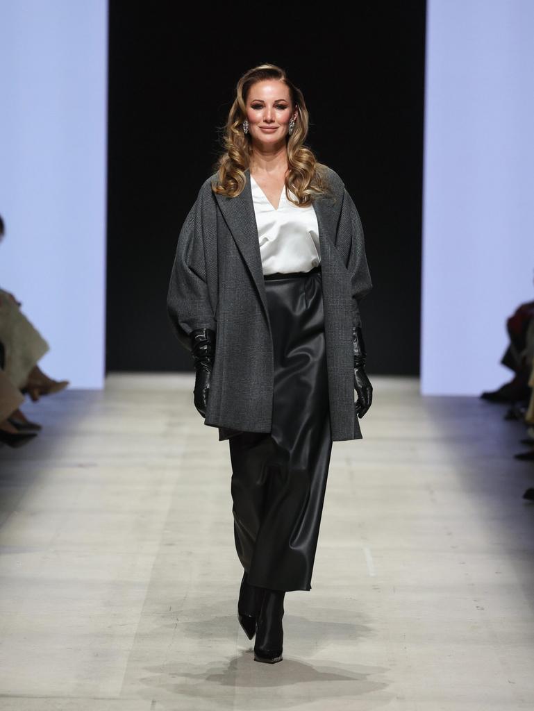 укороченное пальто