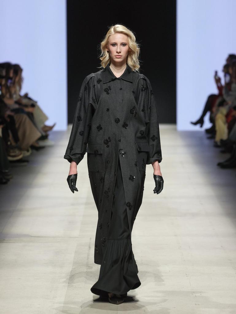 плащ из джинсы